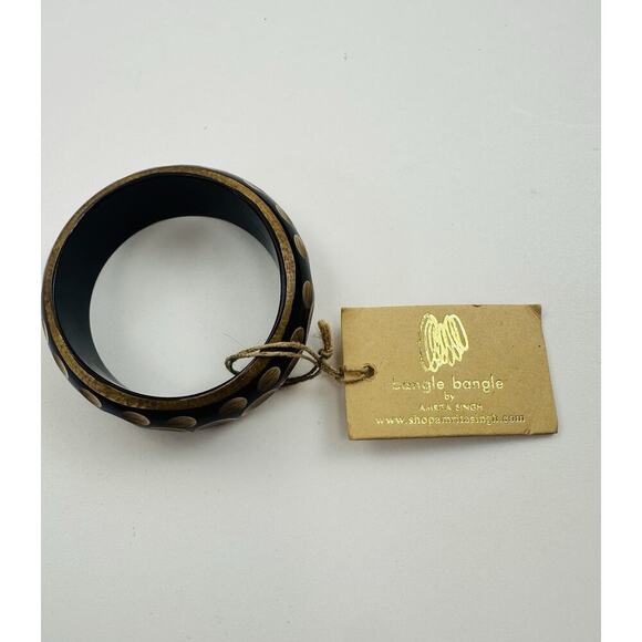 Carved Wooden Bracelet - Picture 6 of 8